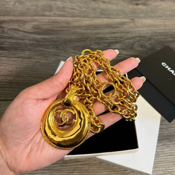 CHANEL Vintage Gold CC Crescent Pendant Chain Necklace